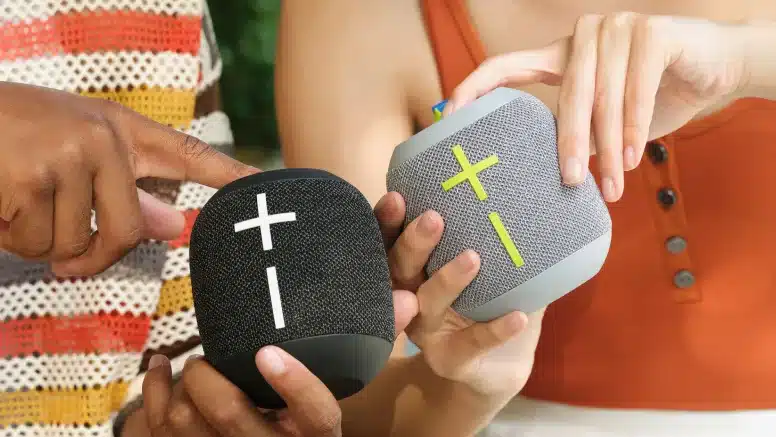 Deux enceintes Ultimate Ears WONDERBOOM 4 appairées en stéréo Bluetooth